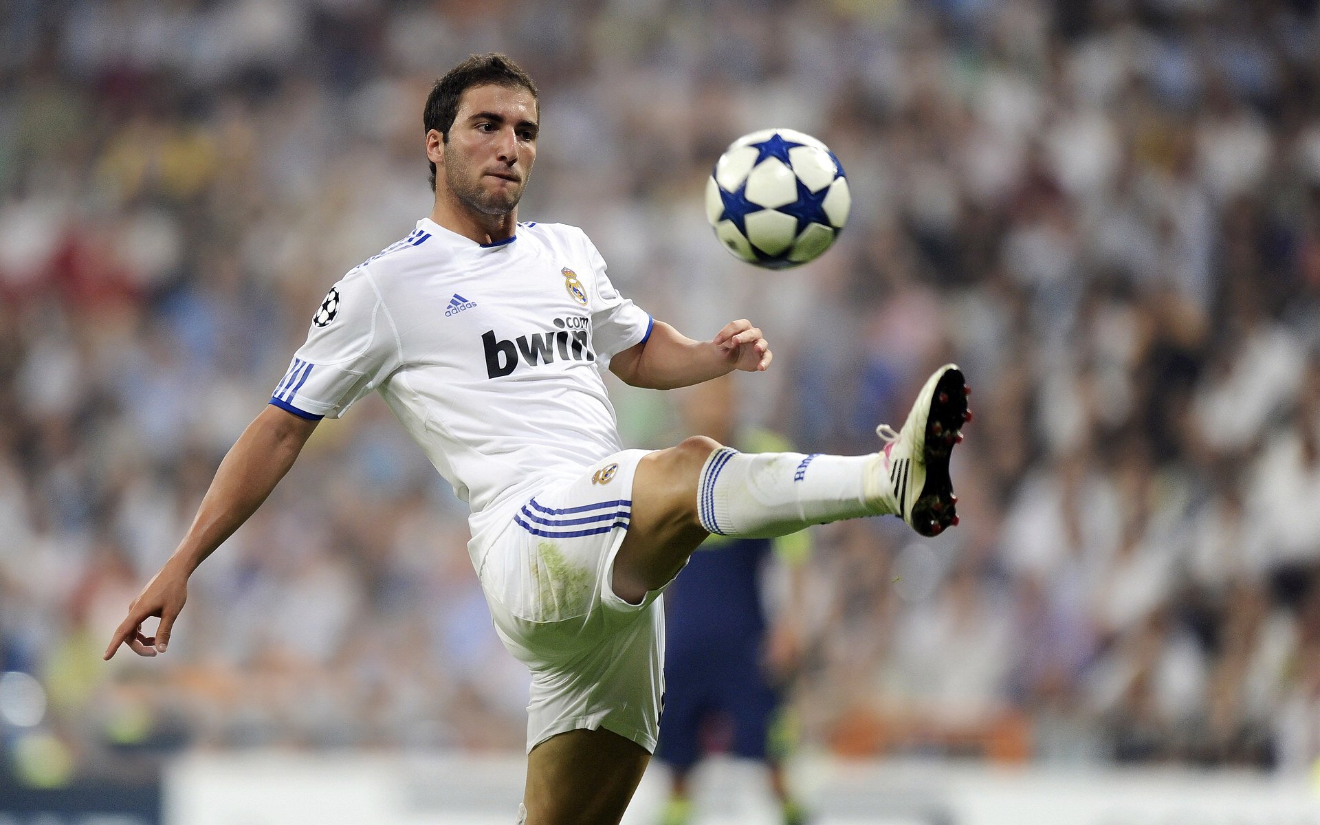 爱游戏中国-“法甲近期比赛精彩连连，强队纷纷发力争夺排名”，法甲最新比赛