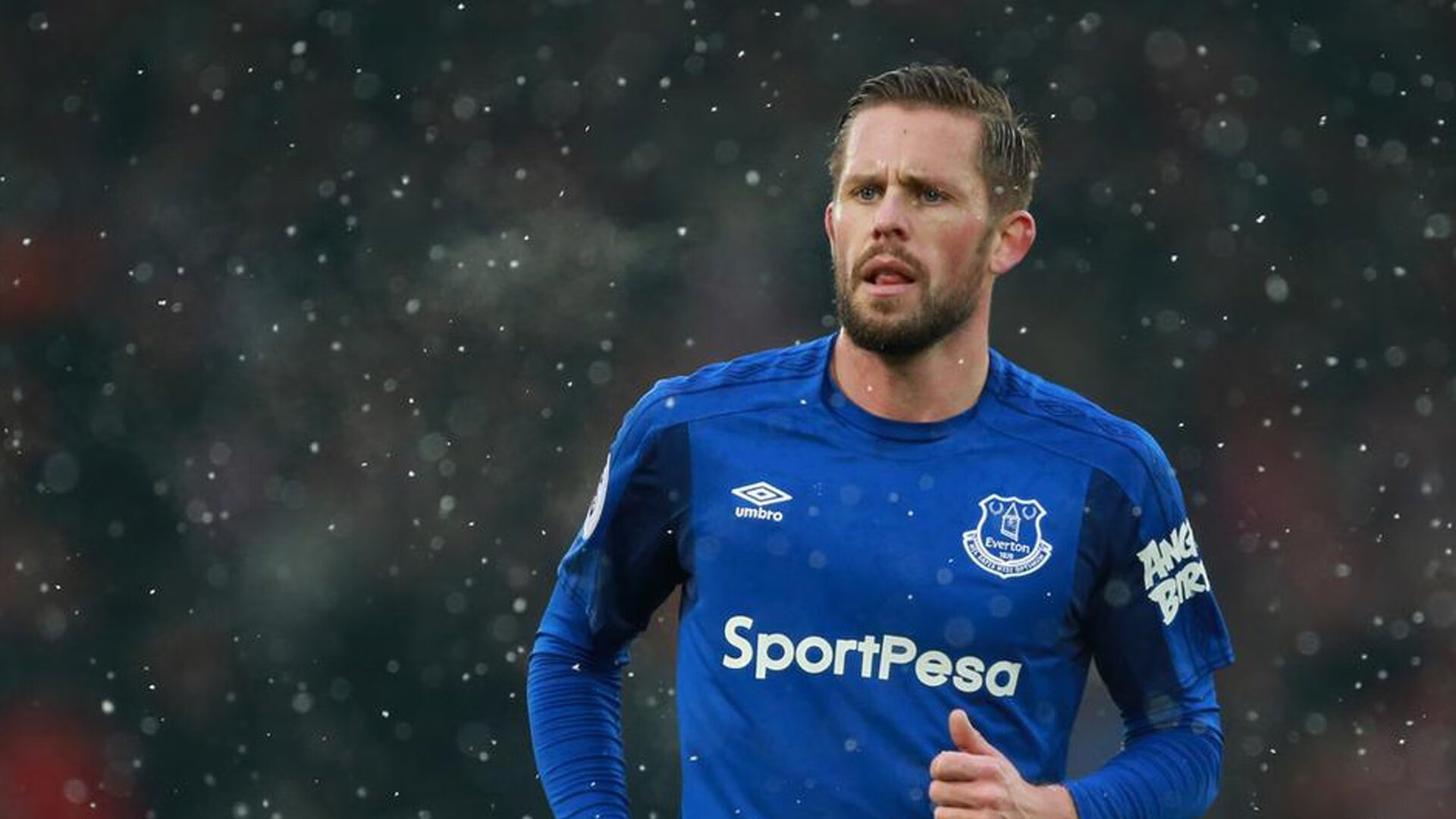 “英超进入倒计时，冠军争夺火药味浓厚”，英超冠军 2021